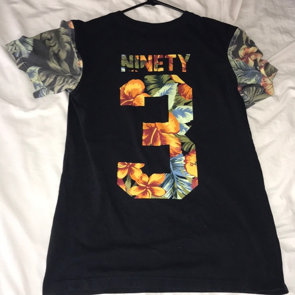 T-Shirt With Zipper Sleeves - Picture 3 of 3